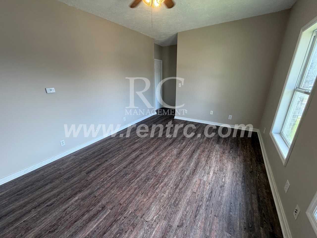 604 N Main St Apt D - Photo 7 of 11
