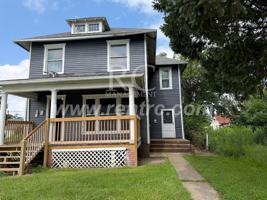 featured image of 1030 N Walnut St Apt 3 #Apt 3