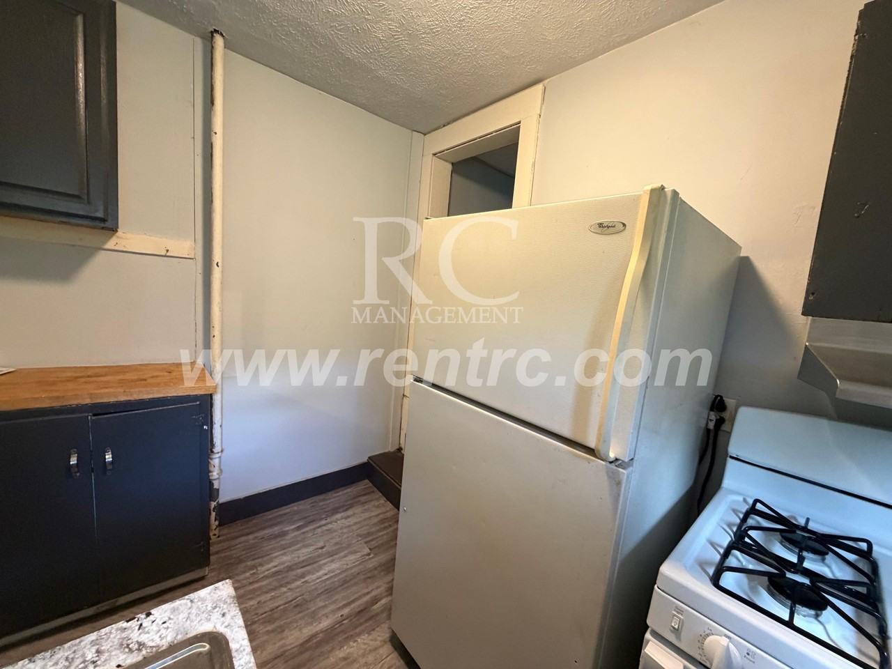 1030 N Walnut St Apt 3 - Photo 3 of 9