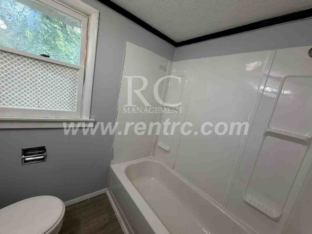 1030 N Walnut St Apt 3 - Photo 5 of 9