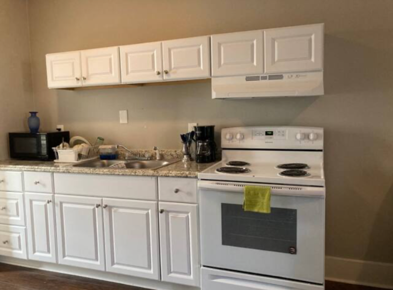 1202 E 35th St - Photo 4 of 21