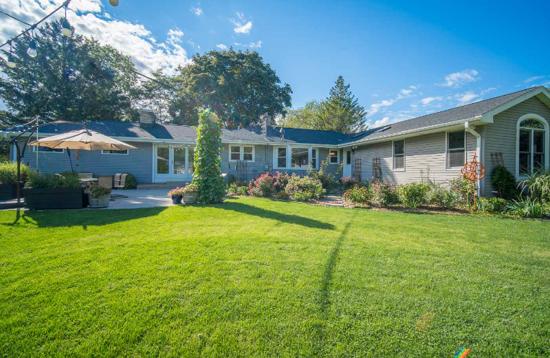 10254 N Sunnycrest Dr - Photo 4 of 16