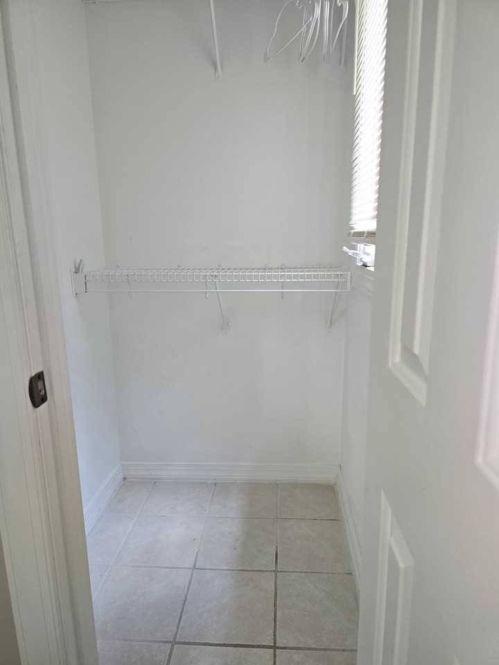 1401 W 40th St - Photo 7 of 9