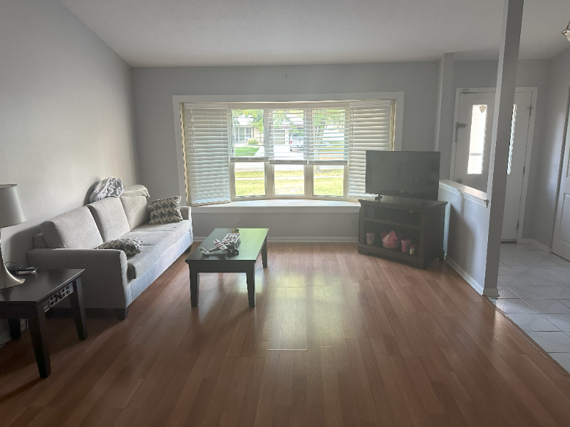 1183 Foxboro Ln - Photo 3 of 15