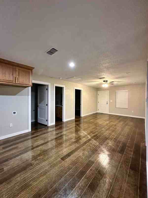 606 W Duncan Ave - Photo 3 of 16