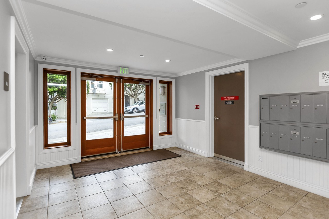 1015 Pierce - Photo 3 of 4