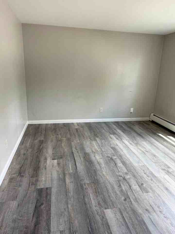 20 Margaret St #6