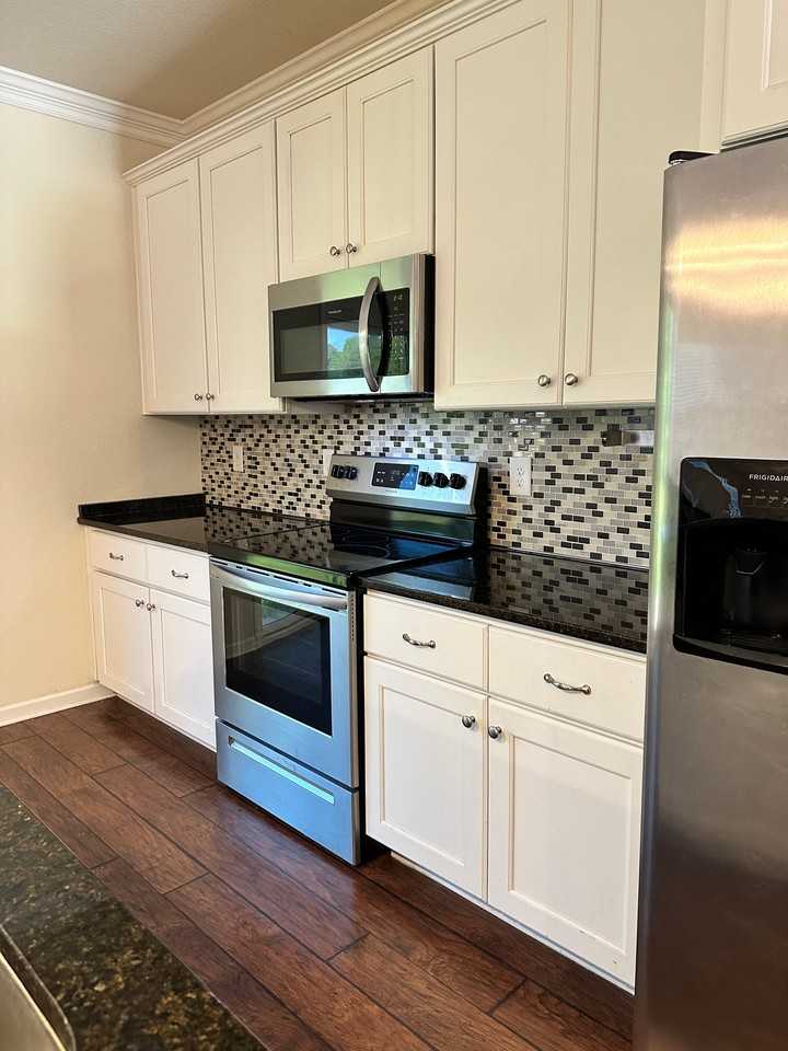 205 Gee St - Photo 7 of 20