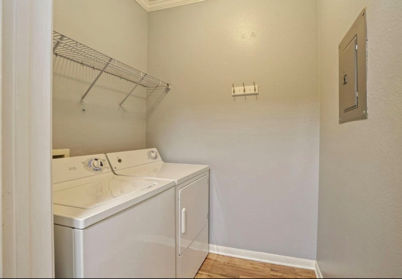 701 Gibson Dr - Photo 5 of 32