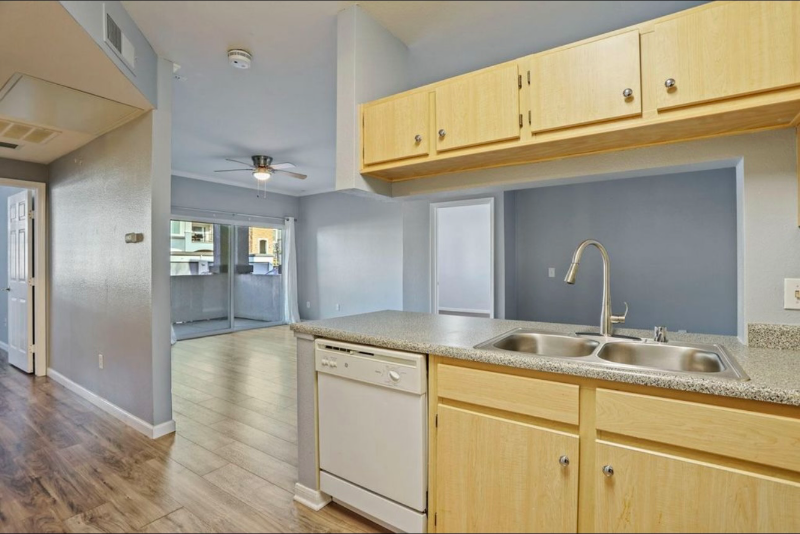 701 Gibson Dr - Photo 6 of 32