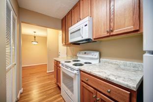 Highlands 2 bedroom apartment walking distance to Bardstown Road. - Photo 1 of 1