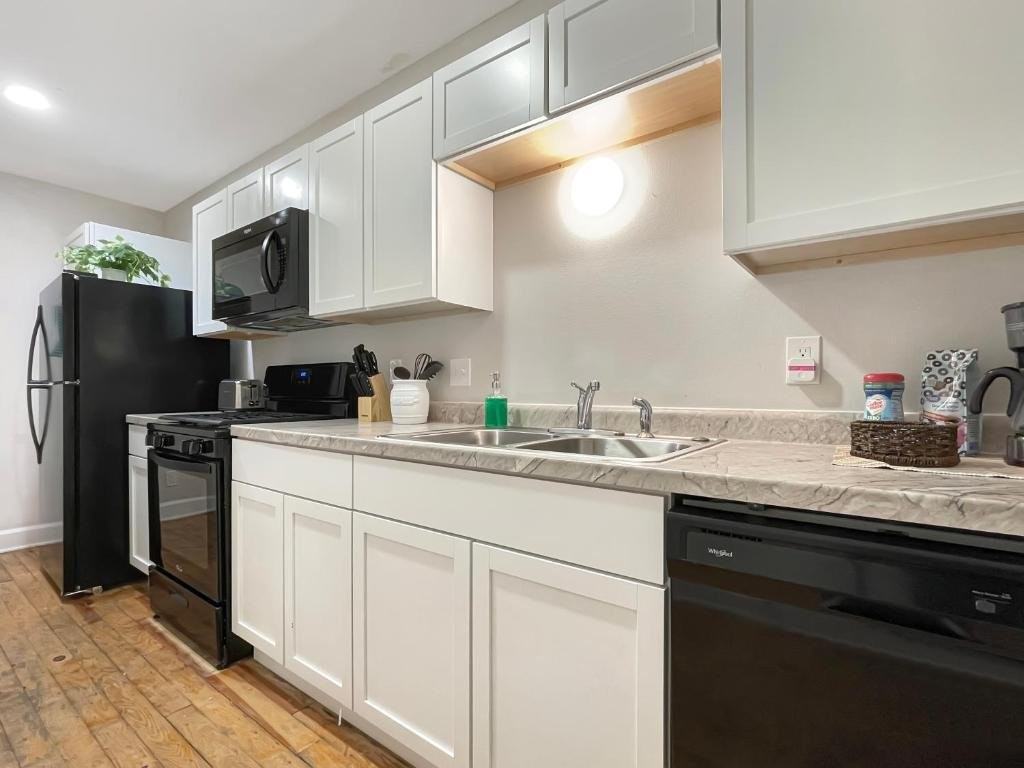 4009 University Ave #3 - Photo 7 of 11