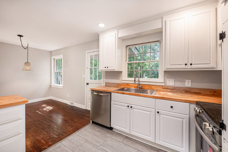 2243 Guerry Ave #A - Photo 5 of 22