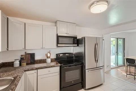 3189 Victor St - Photo 5 of 17