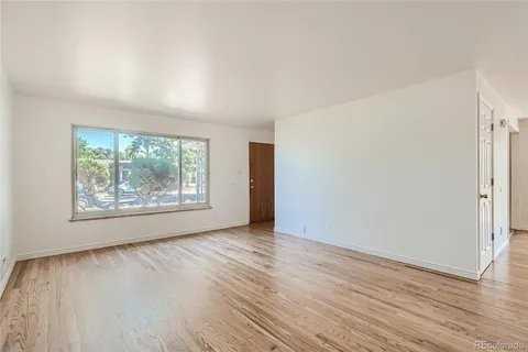 3189 Victor St - Photo 7 of 17