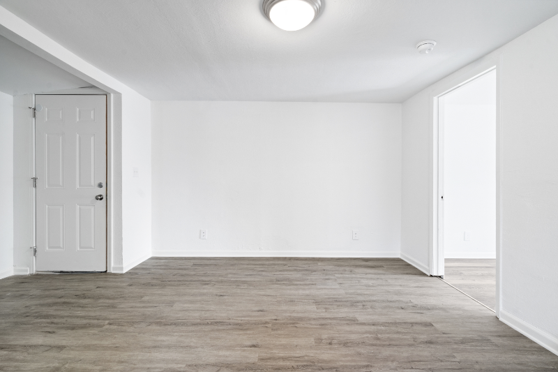 102 S West St #5 - Photo 3 of 6
