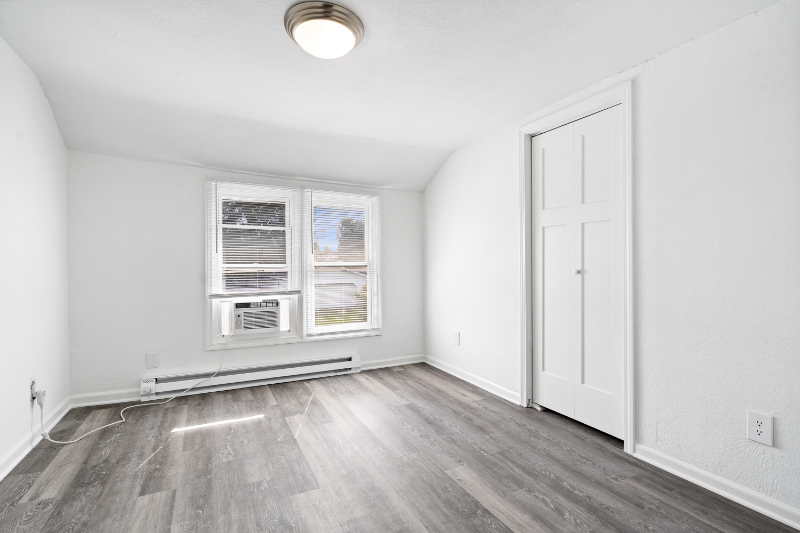 102 S West St #5 - Photo 5 of 6