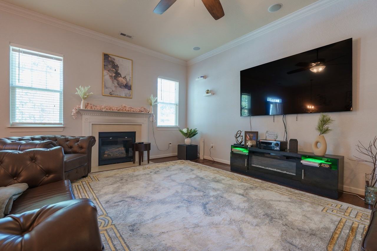 4425 Danali Ln - Photo 5 of 43