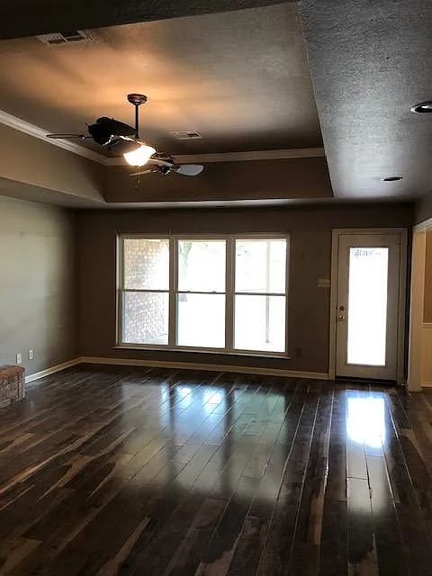 1125 Dendron Dr - Photo 4 of 16