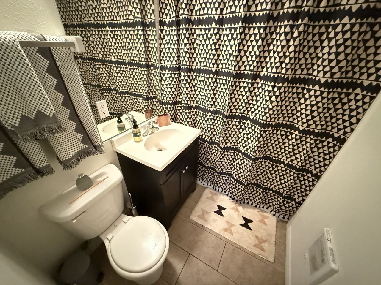 1012 W 9th Ave #3 - Photo 6 of 9