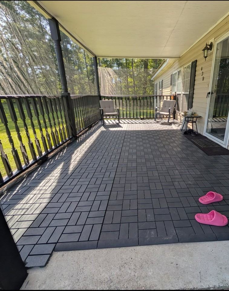438 Dickson Rd - Photo 3 of 7
