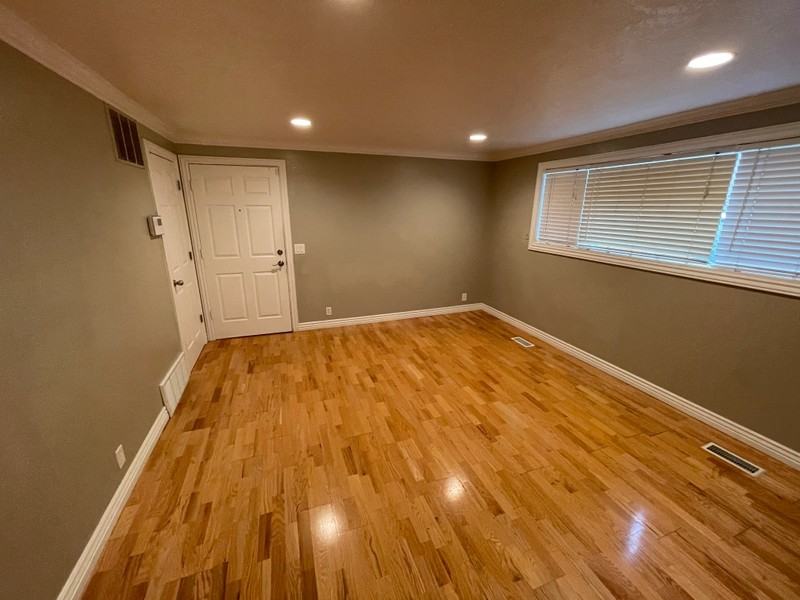 1122 S Lake St #1 - Photo 3 of 11