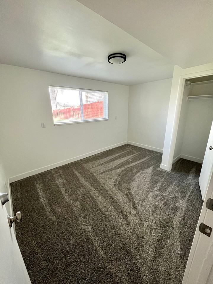 9620 S Mumford Dr - Photo 4 of 8