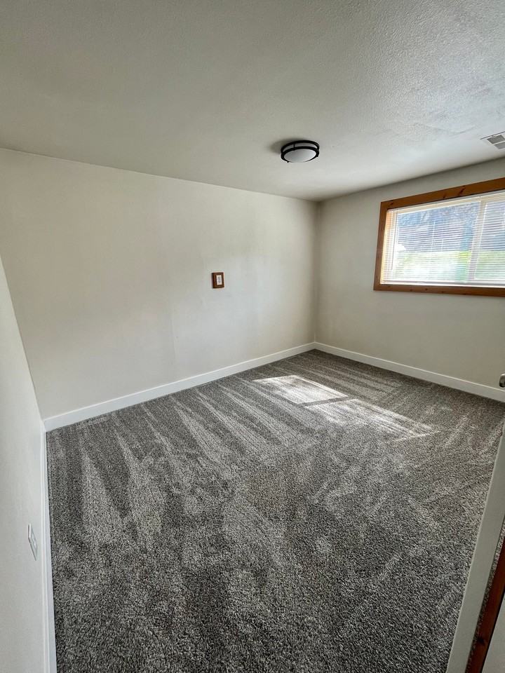 9620 S Mumford Dr - Photo 5 of 8
