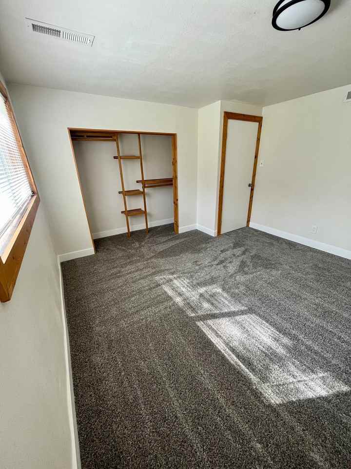 9620 S Mumford Dr - Photo 6 of 8