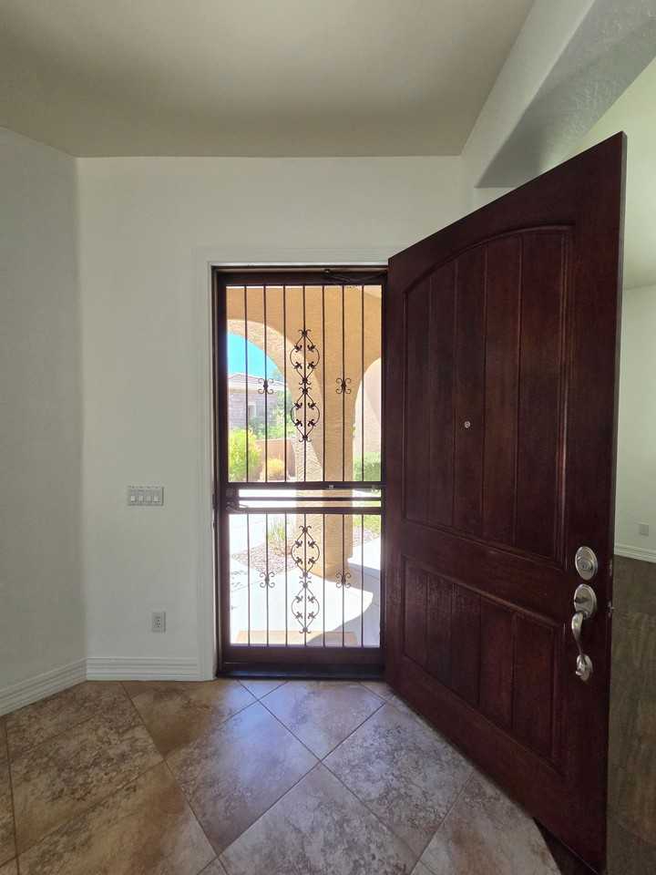 3127 E Coconino Dr - Photo 4 of 37