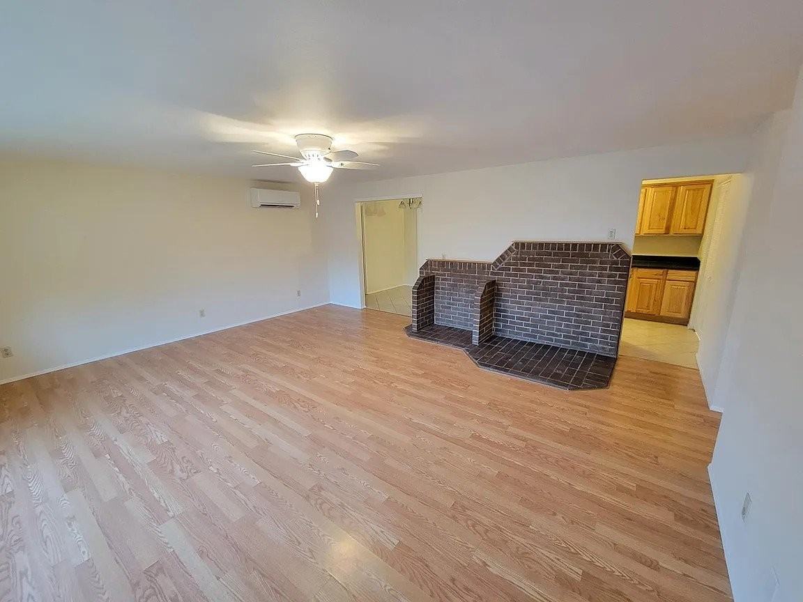 2816 Ne 30th St - Photo 2 of 9