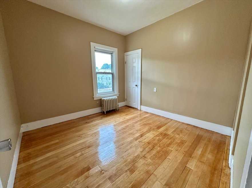 397 Ash St #1 - Photo 4 of 10