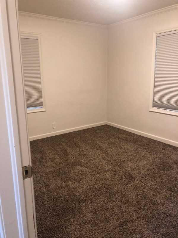 1228 E Lorraine Dr - Photo 2 of 10
