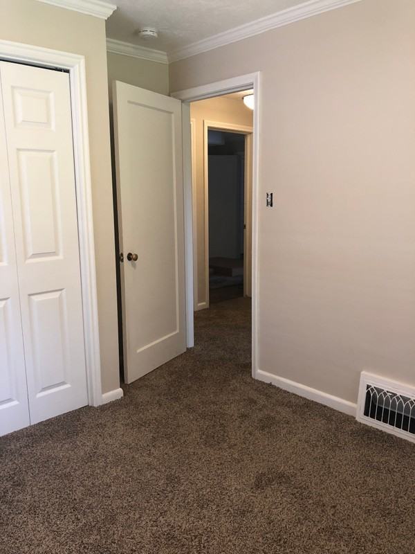 1228 E Lorraine Dr - Photo 3 of 10