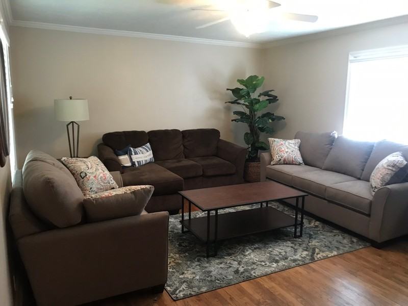 1228 E Lorraine Dr - Photo 7 of 10