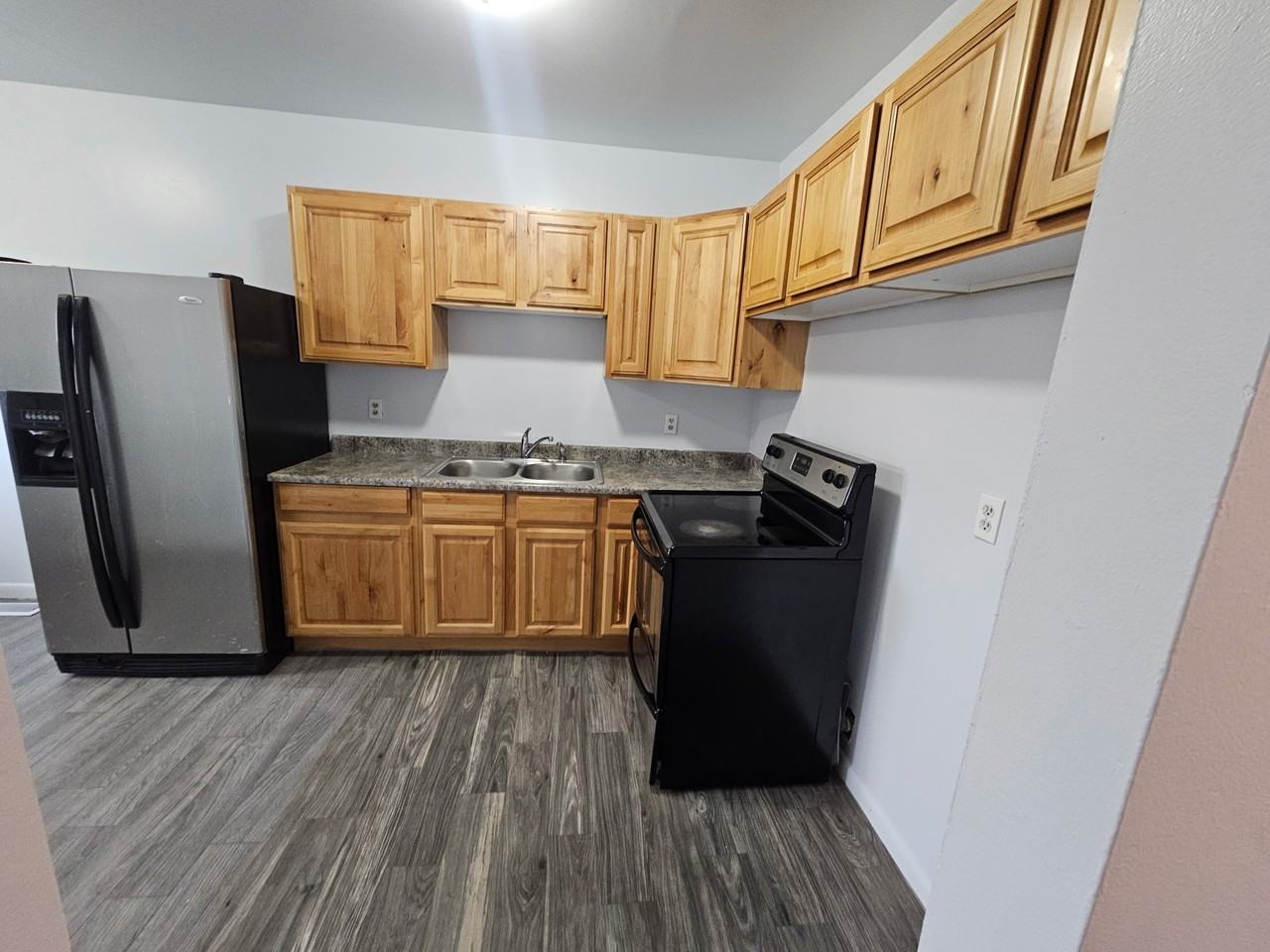 741 N Riverside Dr #2 - Photo 3 of 8