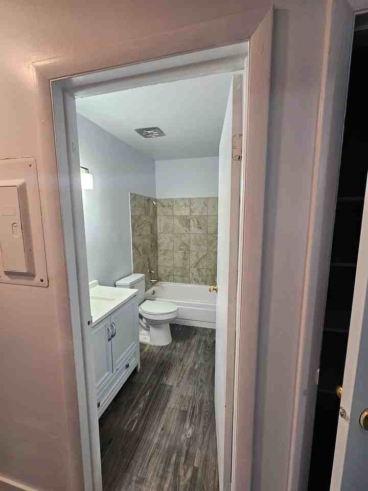 741 N Riverside Dr #2 - Photo 6 of 8