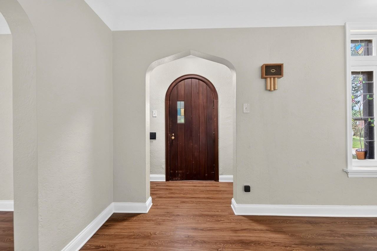 7310 Drexel Dr - Photo 4 of 26