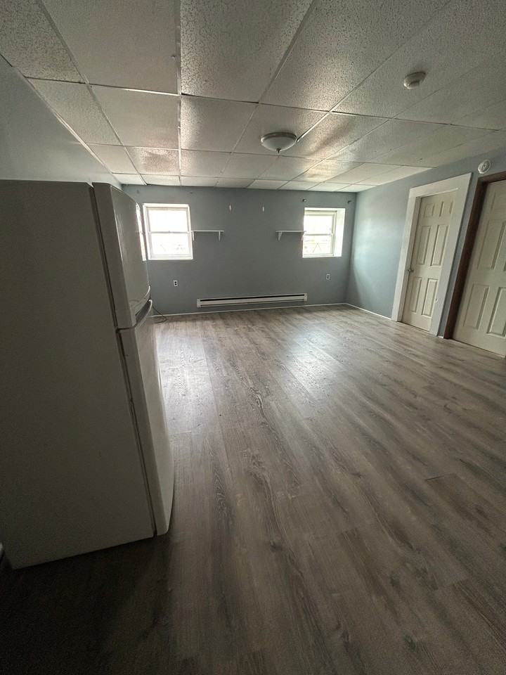 131 Wood St #302 - Photo 3 of 10