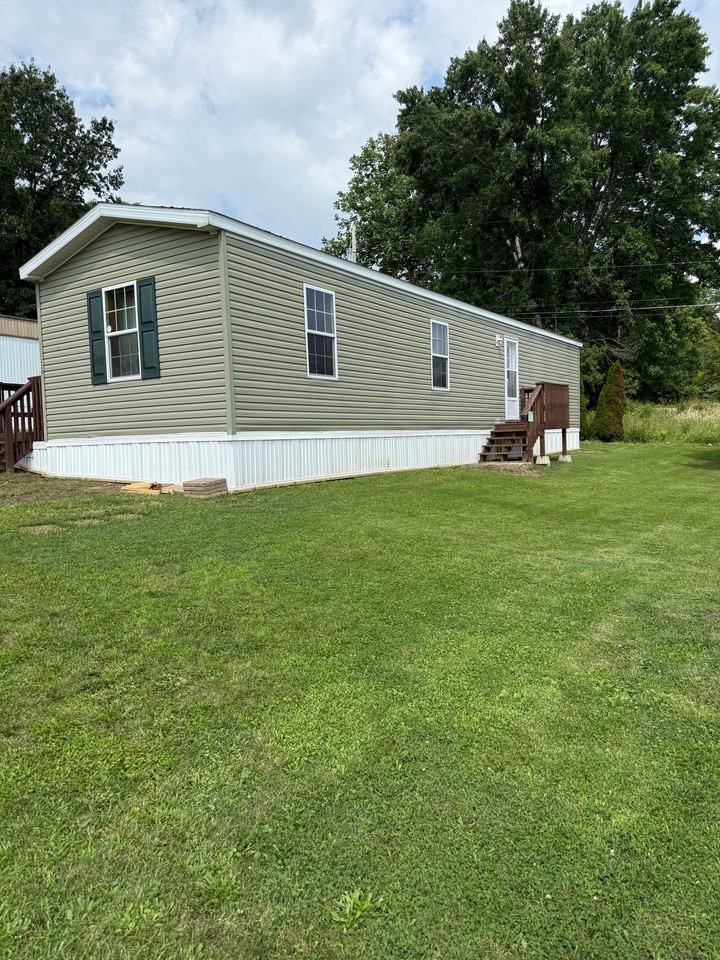 220 Treasure Ln - Photo 2 of 9