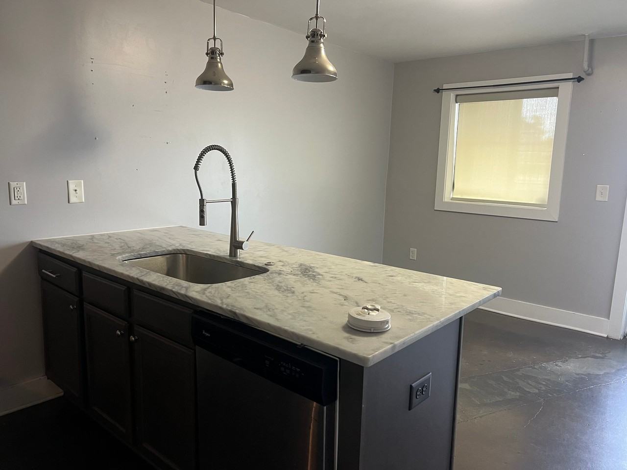 2507 Clifton Ave - Photo 3 of 21