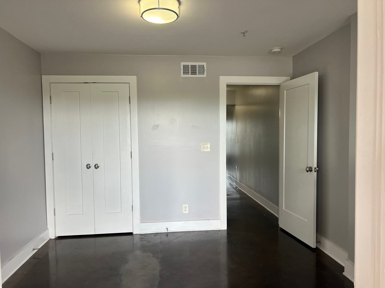 2507 Clifton Ave - Photo 4 of 21
