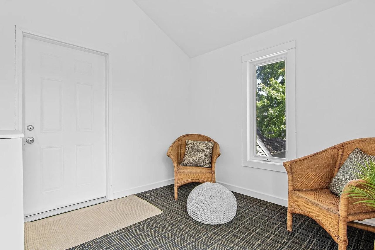 3236 James Ave N #2 - Photo 3 of 17