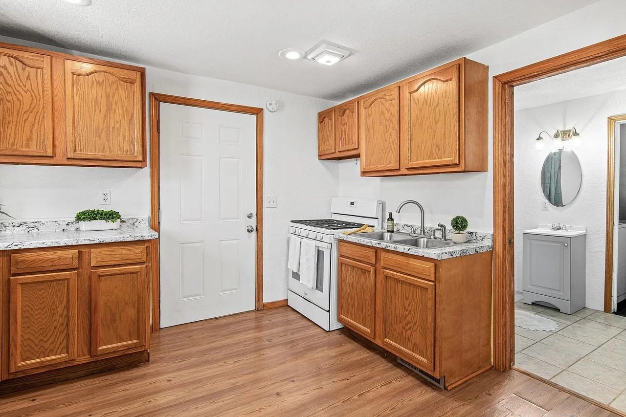 3236 James Ave N #2 - Photo 6 of 17