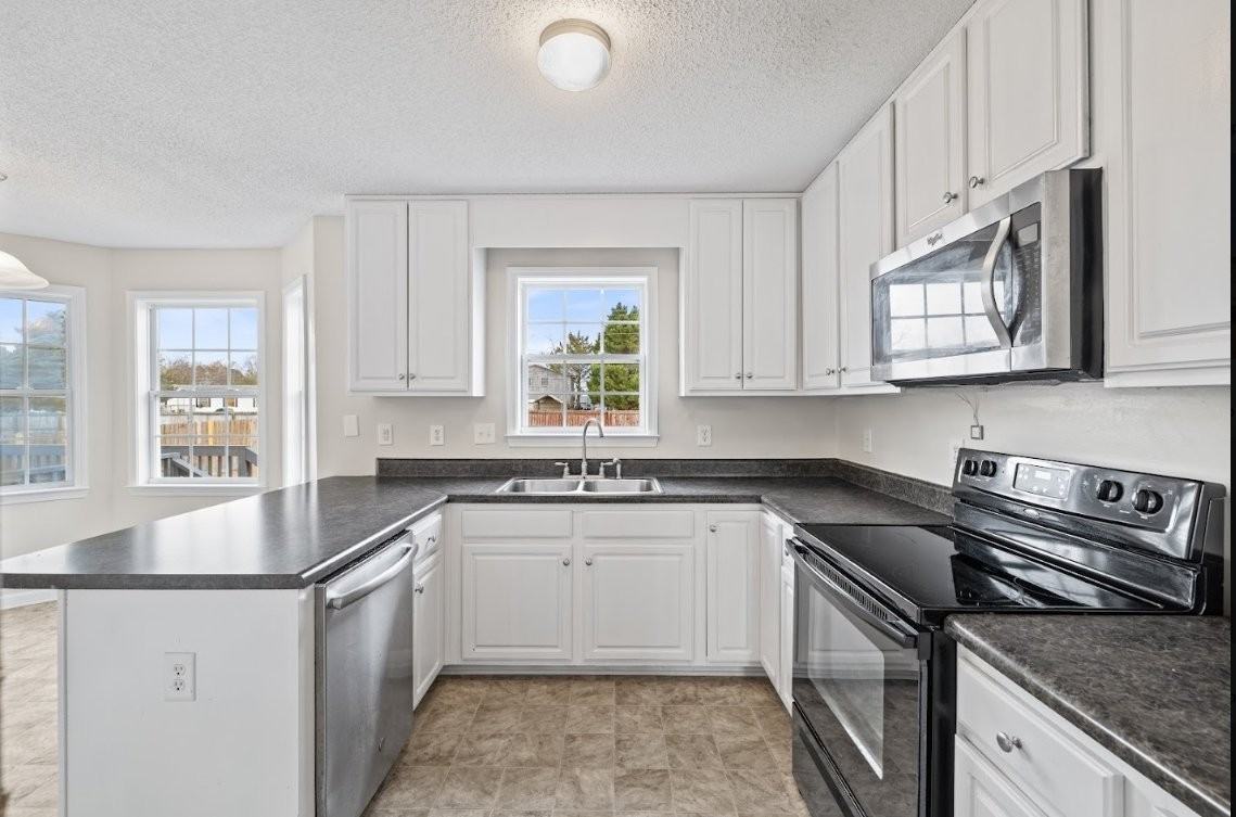 137 Woodglen Dr - Photo 5 of 17