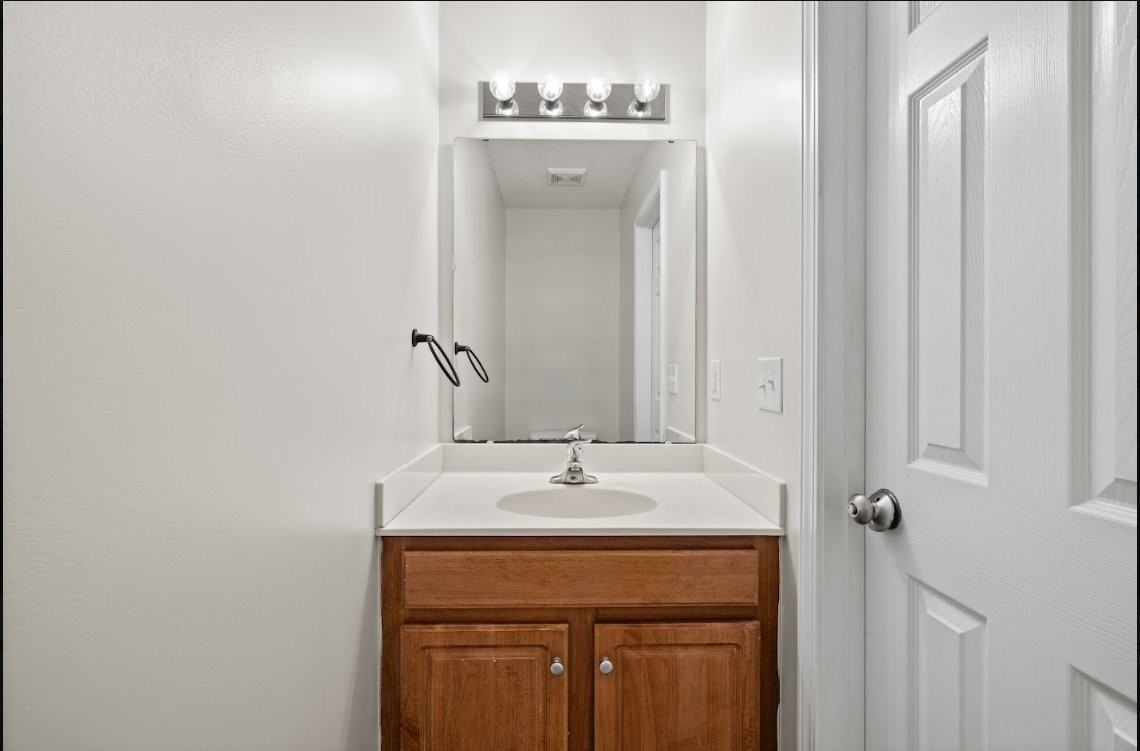 137 Woodglen Dr - Photo 6 of 17