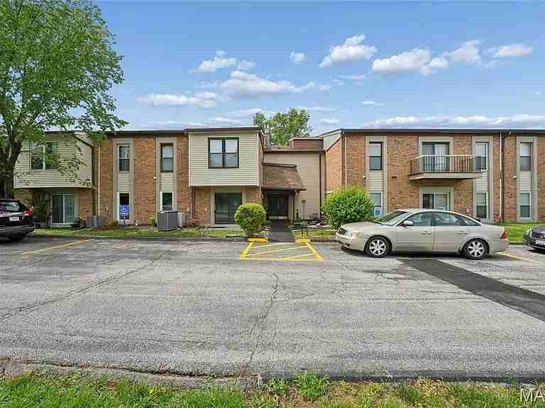 1279 Guelbreth Ln #207 - Photo 2 of 20