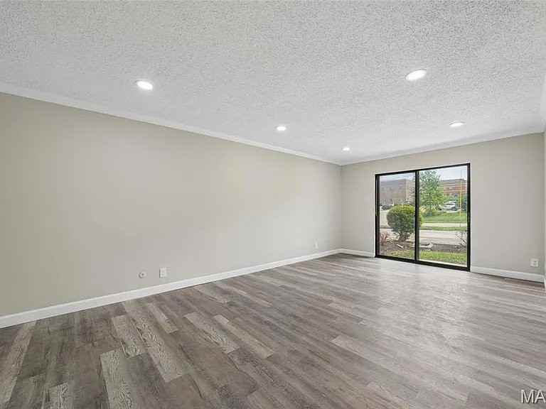 1279 Guelbreth Ln #207 - Photo 4 of 20
