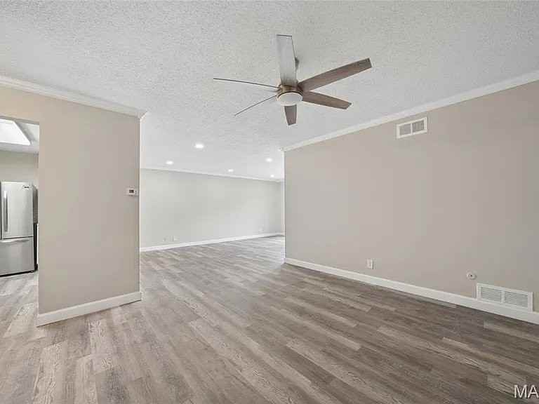 1279 Guelbreth Ln #207 - Photo 5 of 20