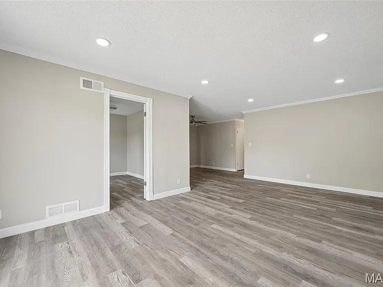 1279 Guelbreth Ln #207 - Photo 7 of 20